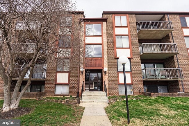 Building Photo - 9728 Kingsbridge Dr Unit 101 Rental