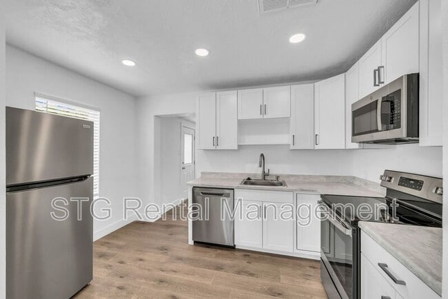 Photo - 300 W 100 N Unit #3