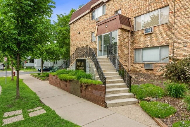 Photo - 2446 Aldrich Ave S Unit 306