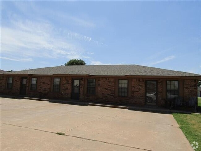 Building Photo - Great location close to parks. Rental