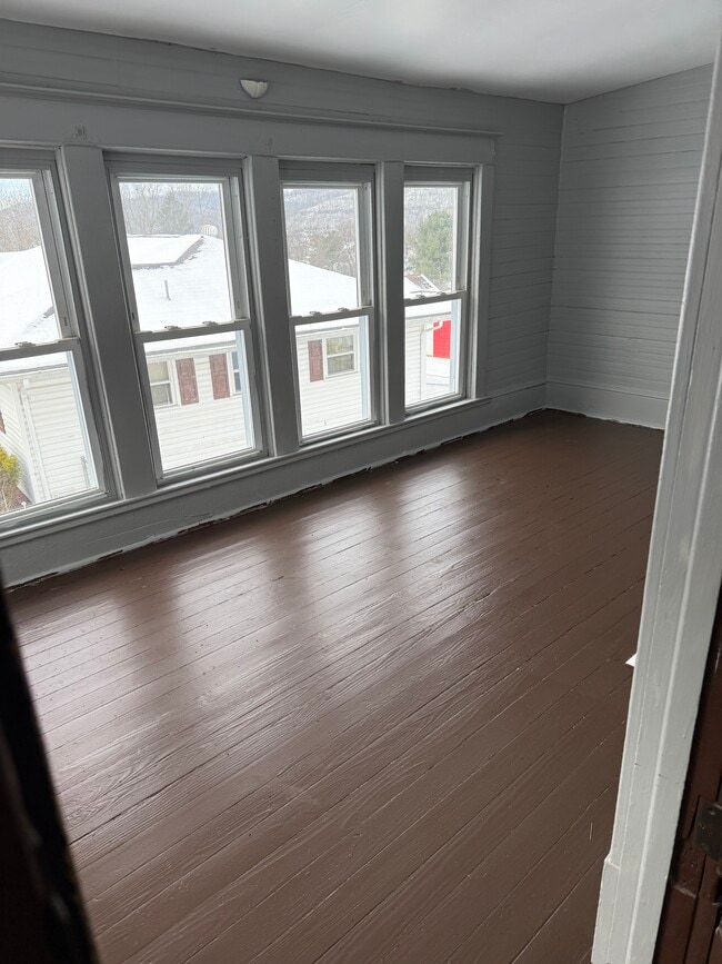 Photo - 713 N 8th Ave