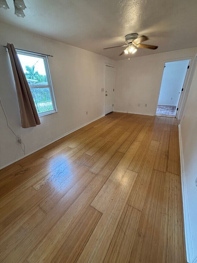 Photo - 3 bedroom 1 bath home in Sarasota Unit A