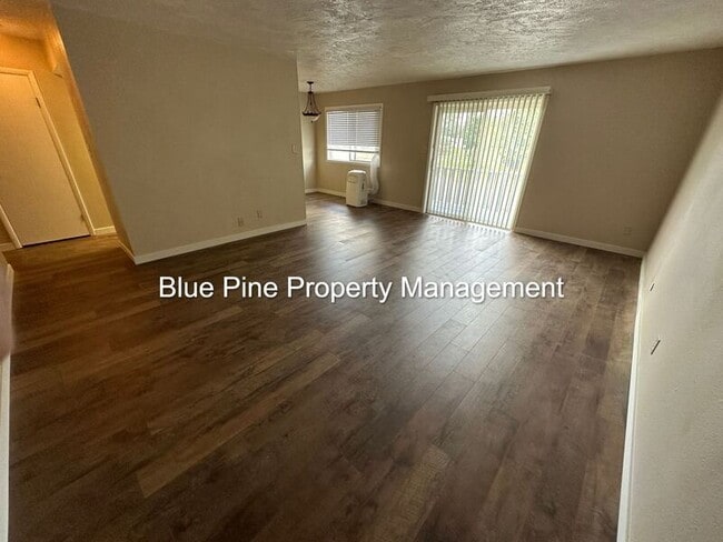 Photo - 205 W 19th St Unit 2