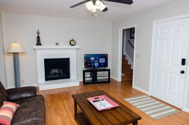 Photo - 306 Wedgewood Ct