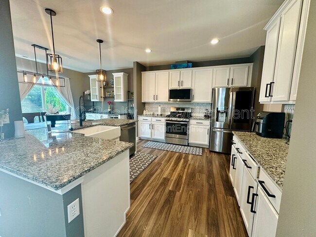4144 Calder Ln
