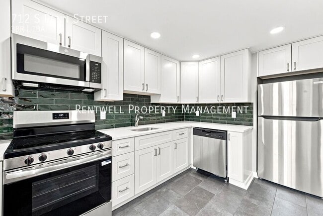 Building Photo - 712 S Penn St
