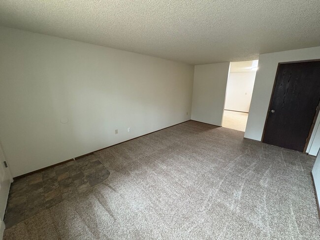 Photo - 2 Bed/1 Bath Unit Located in SE Bend Triplex Unidad 513
