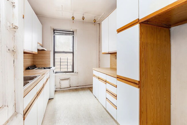 828 Gerard Ave