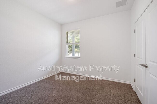 Photo - 1008 Moose Rd