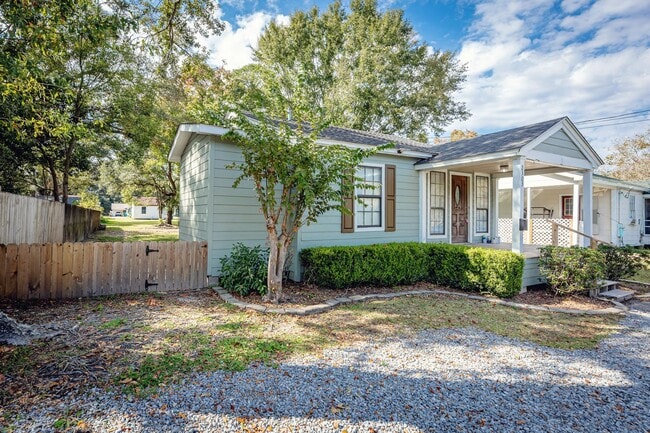 Photo - Adorable Updated Cottage in Pascagoula