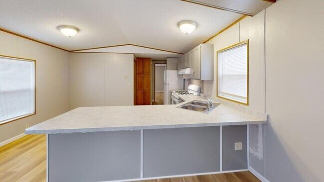 Photo - 147 American Ave