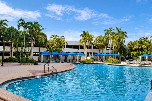 Photo - 19370 Collins Ave Unit 915