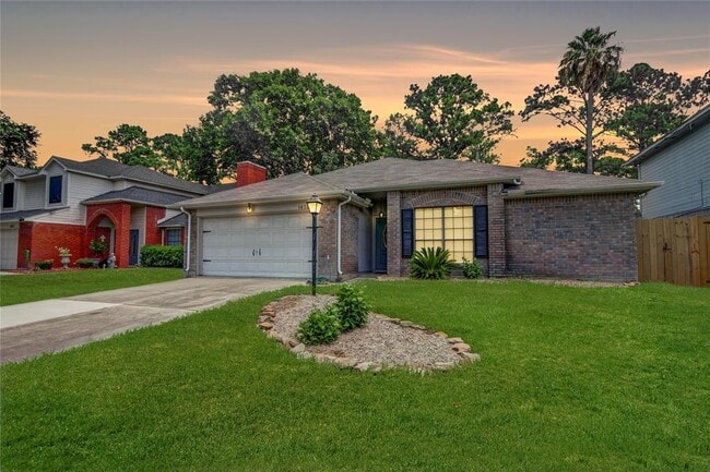 Photo - 16322 Chimneystone Dr House