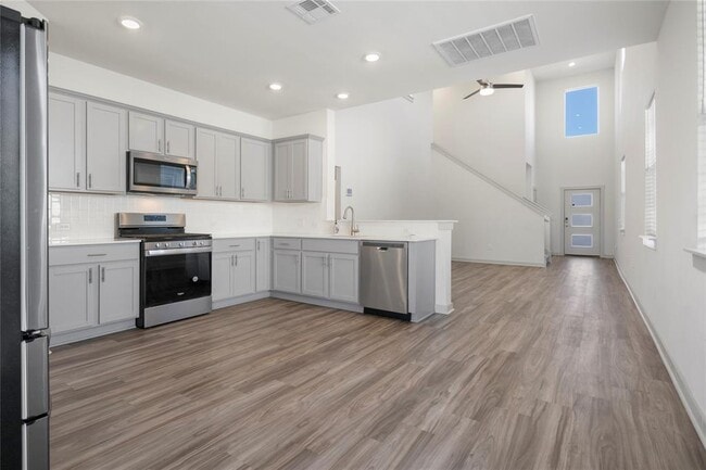 Photo - 8006 Linda Michelle Ln