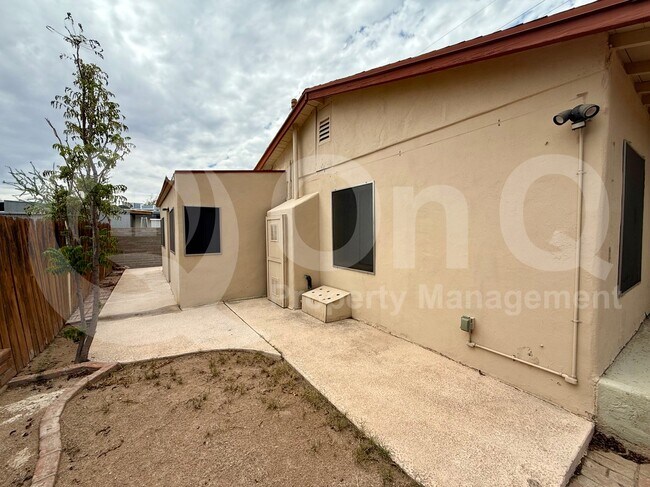 Photo - 2760 N Palo Verde Ave