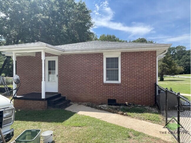 Photo - 609 W Greer St