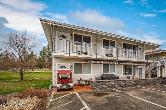 Building Photo - 15 Fairway Dr