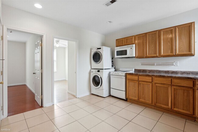 Photo - 4 br, 2 bath Triplex - 1708 N 18TH ST Unit C Unidad C