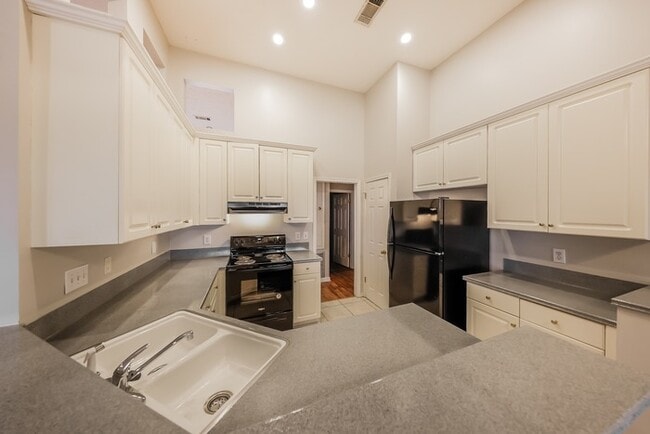 Photo - 2728 Fair Oaks Dr