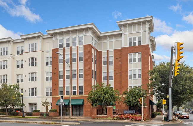 Building Photo - 2655 Prosperity Ave Unit 230