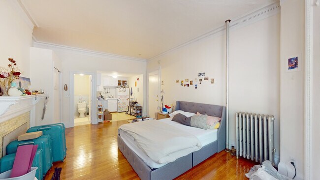 Building Photo - 1073 Beacon St Unit 1 Rental