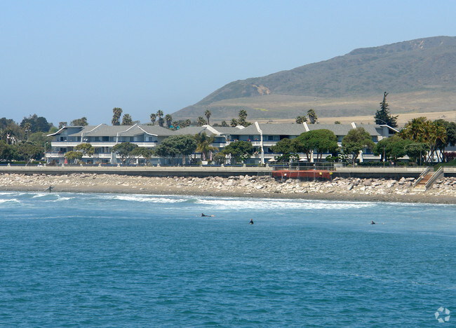 Building Photo - Beachfronter Townhome Apartments