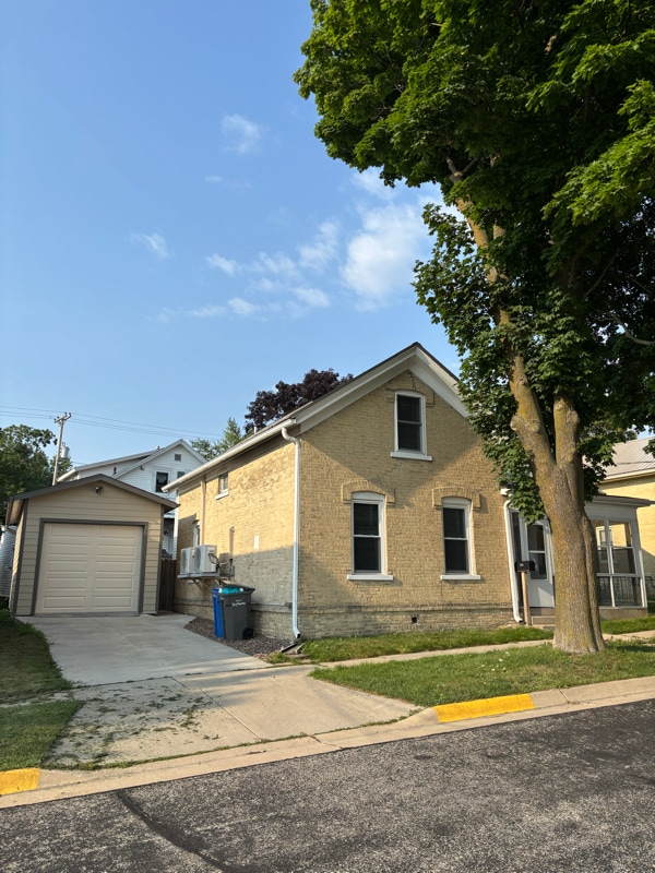 Building Photo - 210 Cole St Rental