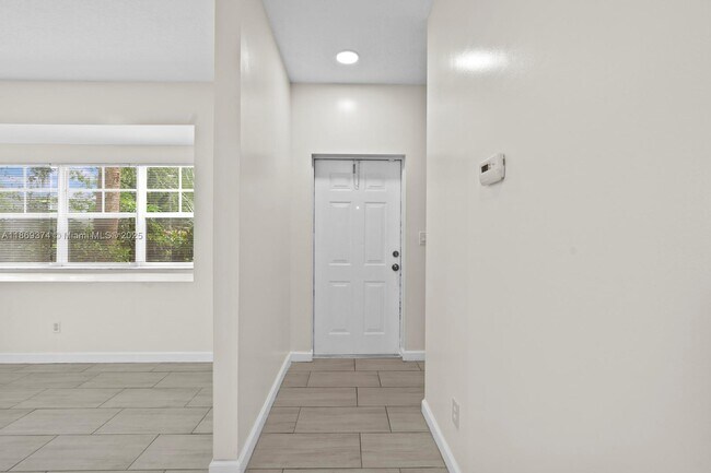 Photo - 2700 Creekside Dr