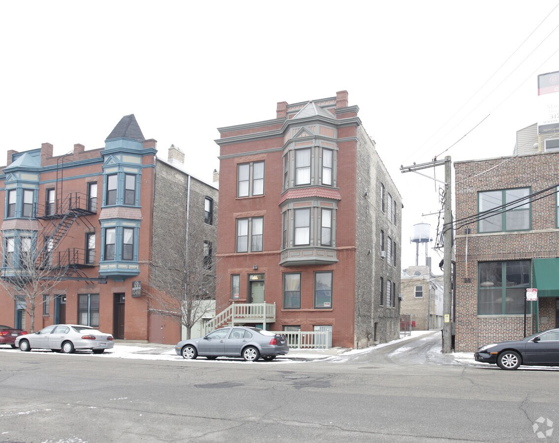 Photo - 811 W Weed St Apartments