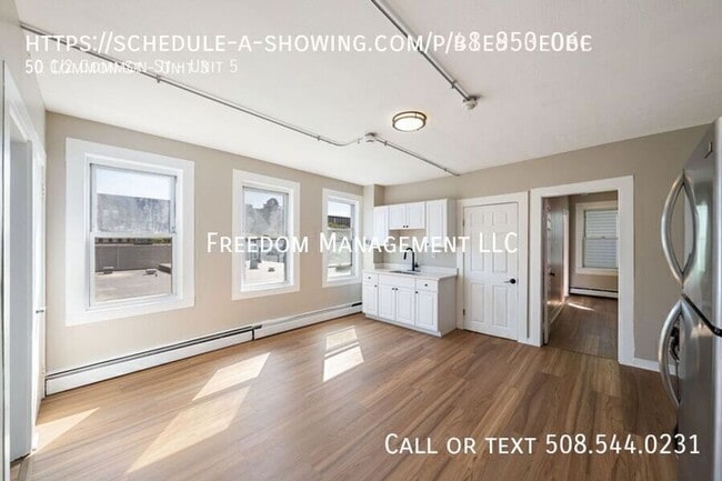 Building Photo - 50 1/2 Common St Unit 3