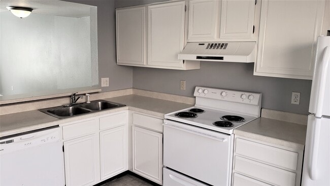 Photo - 1922 N Salem Ave