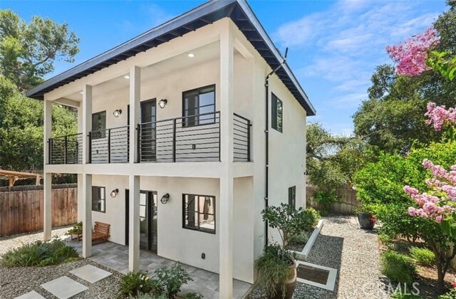 Photo - 720 W Altadena Dr