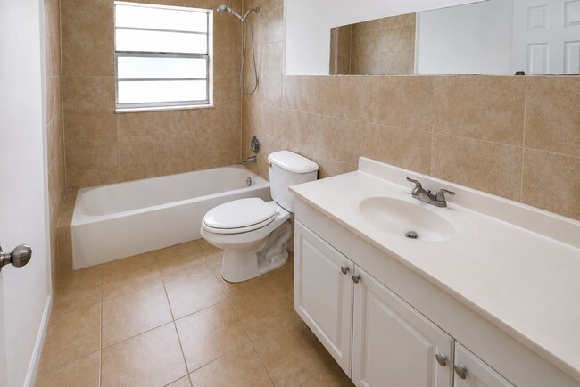 Photo - 1218 Giller Ave