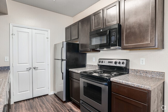 A1 - Edmond - Kitchen