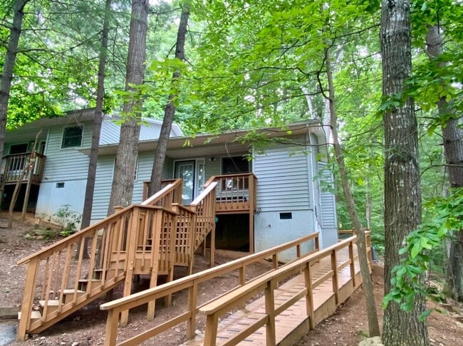 Photo - Cozy Wooded Space Close to Town
