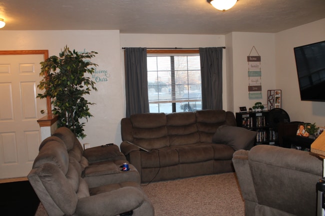 Photo - 2330 Cedar Ridge