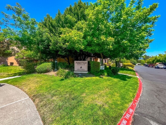 Charming Three Bedroom Condo - Charming Three Bedroom Condo