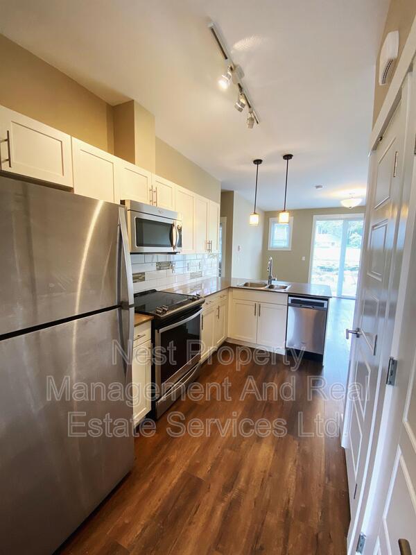 Photo - 110-110 Baxter Ave