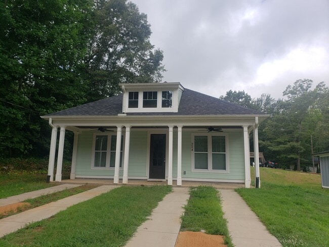 Building Photo - 214 Forest Dr Rental