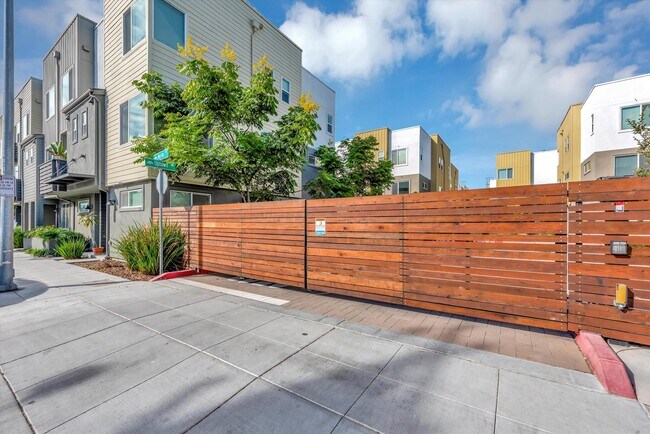 Photo - 109 Uptown Cir