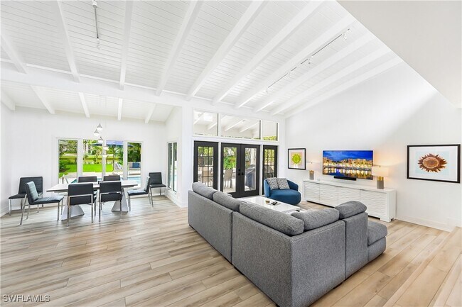 Photo - 134 16th Ave S