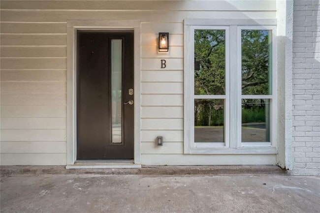 Photo - 6204 Shadow Valley Dr Unit B