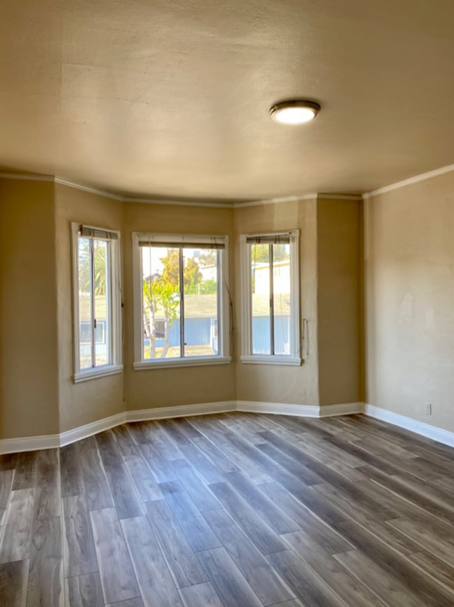 Photo - Hilltop Apartments