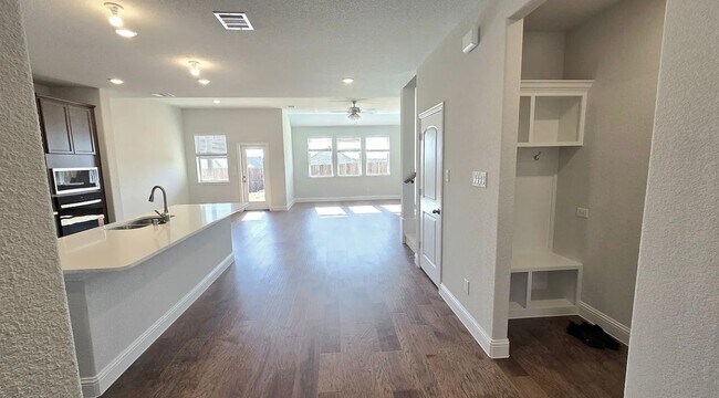 Photo - 3017 Burwick Ln