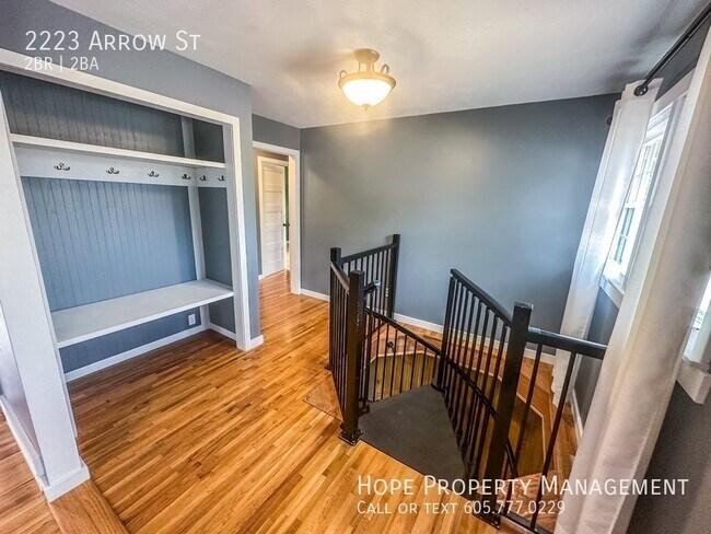 Photo - 2223 Arrow St