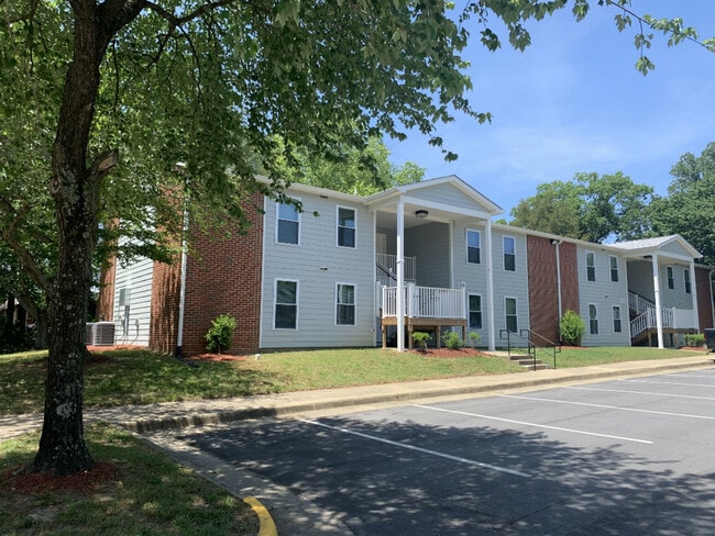 Weaver Manor - Weaver Manor Apartments