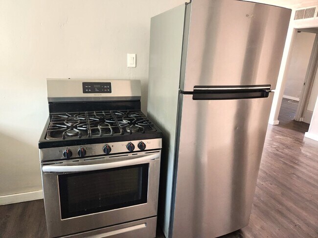 Photo - FABULOUS 2 BEDROOMS AND 1 BATHROOM FOR LEASE