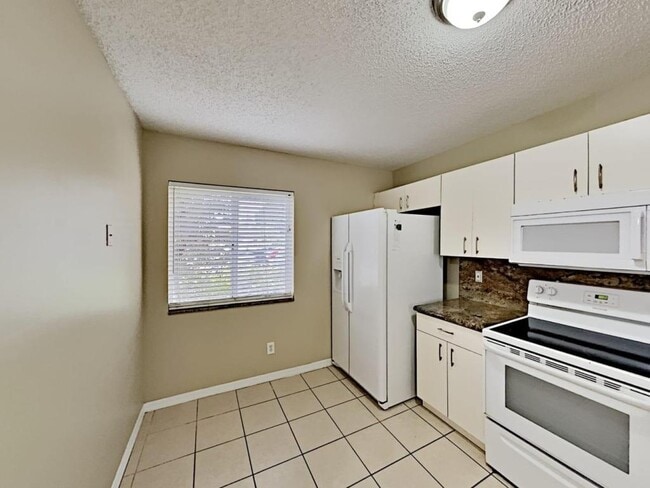Photo - 861 NW 208th Dr