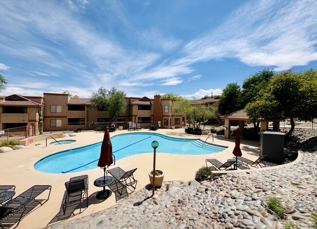 Building Photo - "Discover Modern Comfort: 2-Bed, 2-Bath in Tucsons Foothills “ Unit 5103