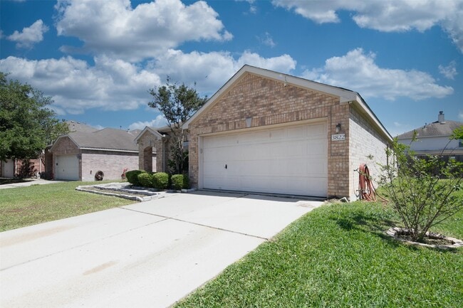 Photo - 3822 Clobourne Crossing Ln